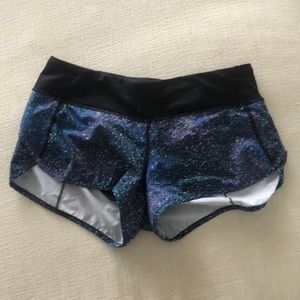 Lululemon speed up high rise lined short 2.5” size 6 multi color